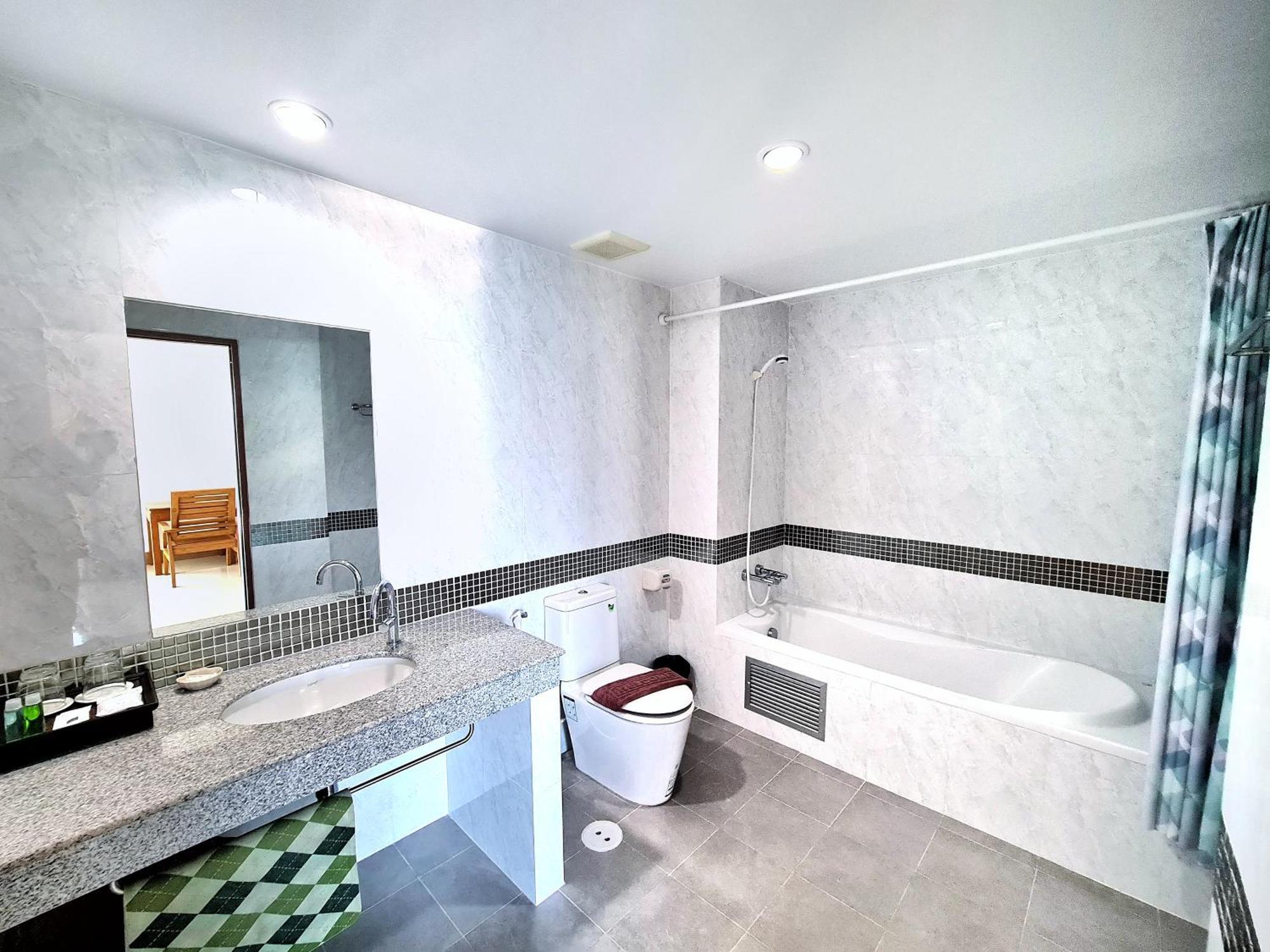 Nanthana Villa Pattaya Exterior photo